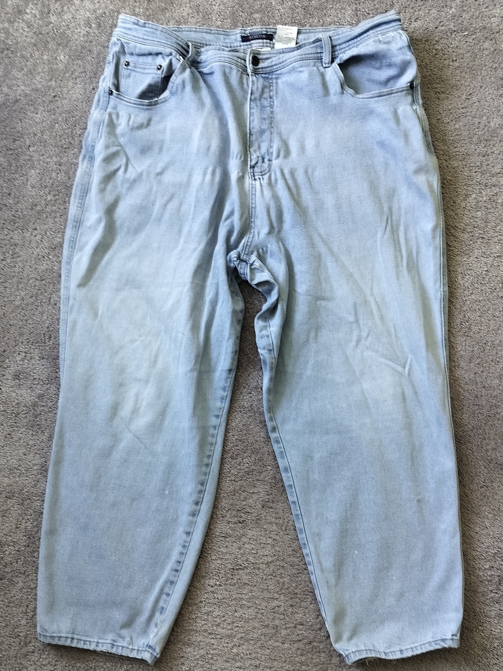 Bill Blass Women's 22W Light Wash Stretch Straight Leg Jeans Plus Size